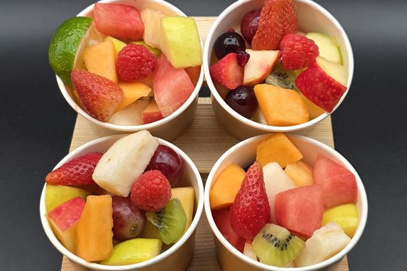 Plateau de 12 mini salades de fruits frais