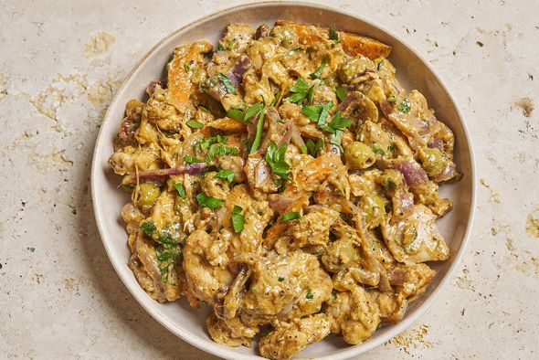 Yassa - Salade de poulet mariné à la moutarde