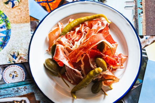 Plateaux de fromages et charcuterie espagnole