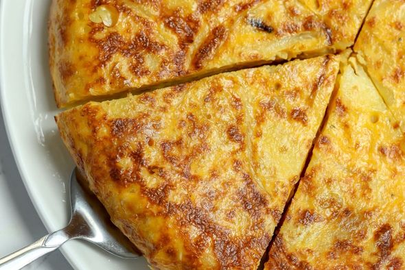 Tortilla aux oignons confits - 10 parts