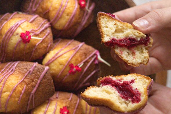 Plateau de madeleines framboise Octobre Rose