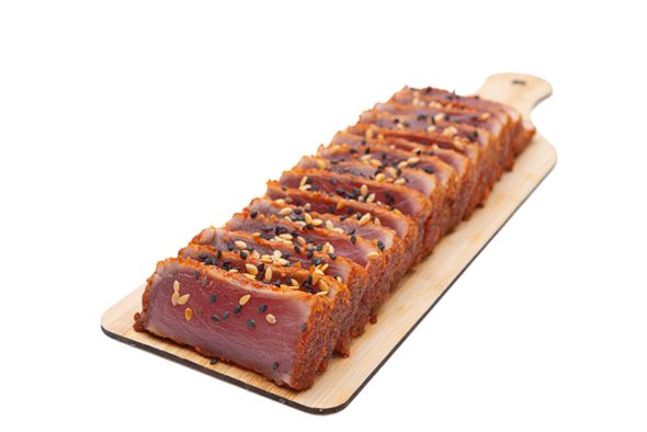 Planche de tataki de thon Saku