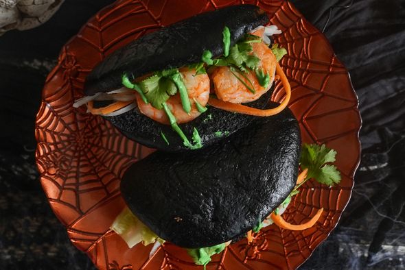 Bao noir crevettes, 10 pièces