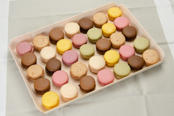 Plateau de 35 mini macarons