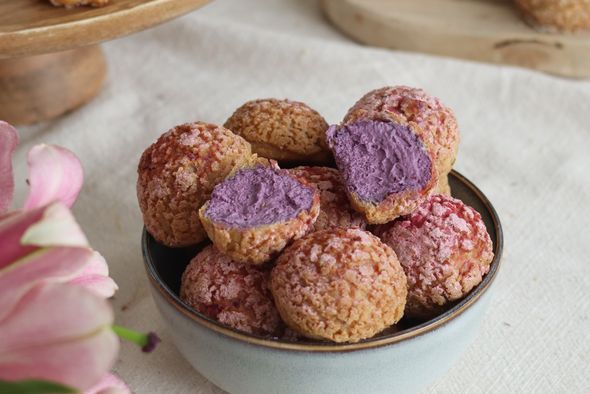 Plateau de 20 choux myrtille et rose