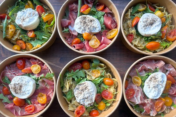 Lot de 6 salades individuelles Speck Buratta