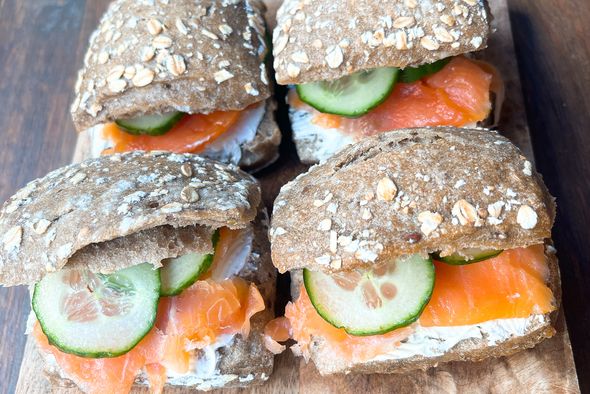 Lot de 15 mini Sandwichs Saumon