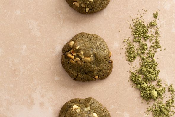 Mini cookie Matcha, noisette & chocolat blanc