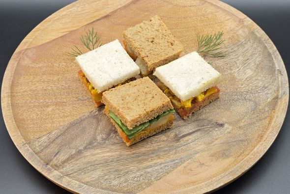 Plateau de 24 club sandwiches viande
