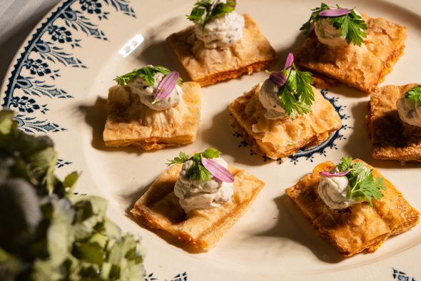 Plateau de 40 Feuilletés grana, crème d'asperge