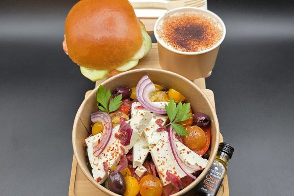 Lunchbag : Bun's, salade & dessert - Poisson