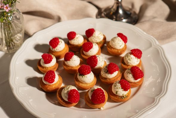Plateau de 40 Tartelettes amandine framboise