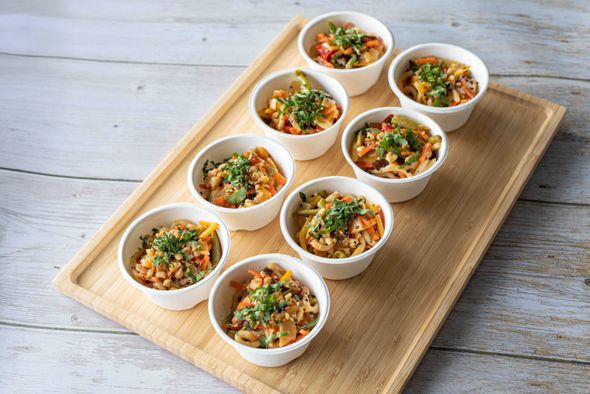 8 Bodegas noodles thaï, sésame, légumes au wok
