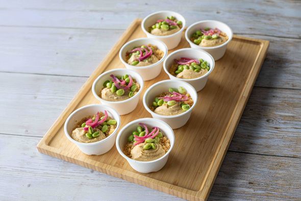 8 Bodegas salade de crudités, houmous et oignons