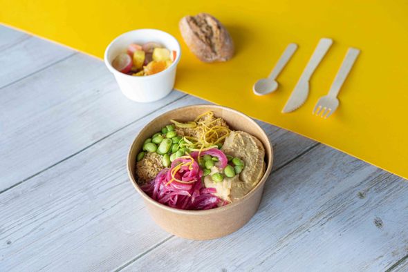 Lunchbox Salade houmous, fèves, pickles d’oignons