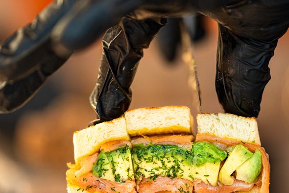 Salmon Sando 20 pièces (Coffret sando coupé en 6)
