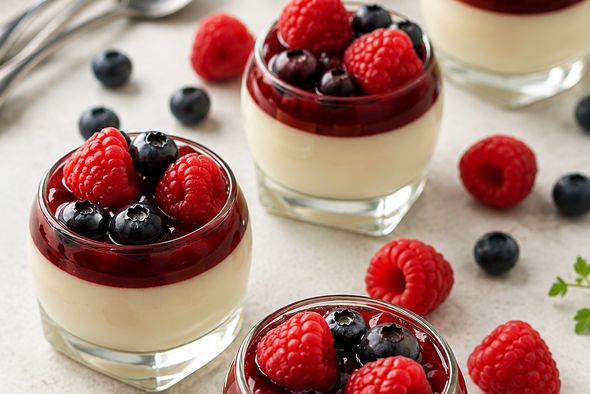 Mini pana cotta aux fruits de saison