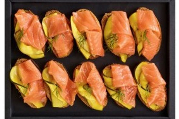 Plateau bruschetta saumon fumé 10 pces